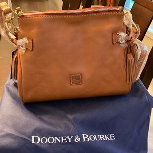 Dooney&Bourke medium zip crossbody purse